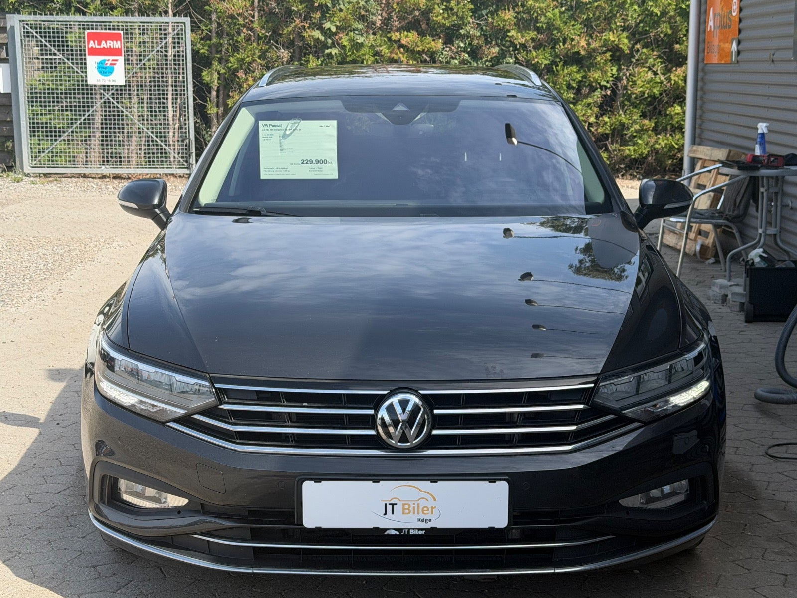 Grå VW Passat fra 2020