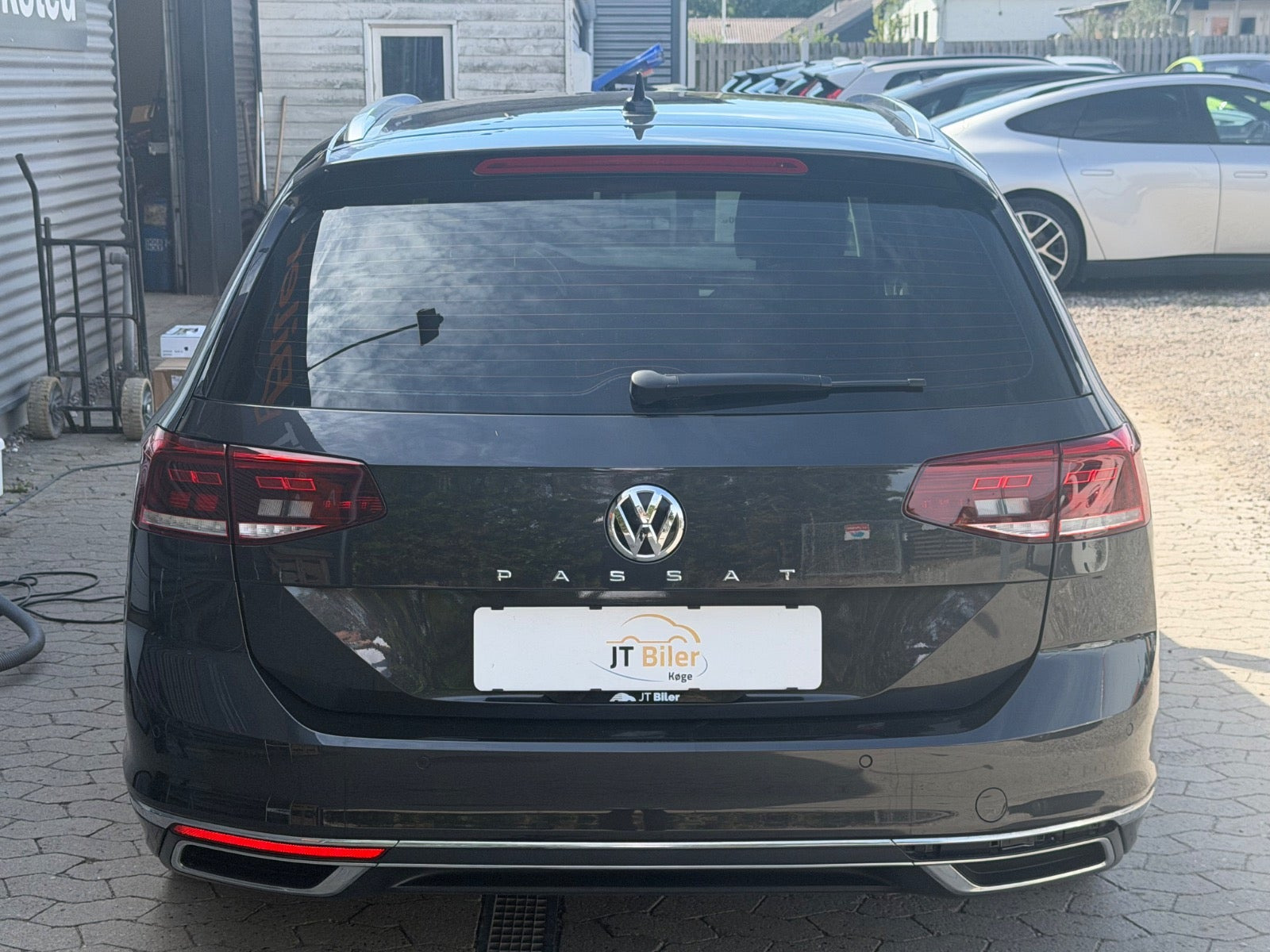 Grå VW Passat fra 2020