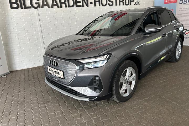Grå Audi Q4 e-tron fra 2023 set udefra