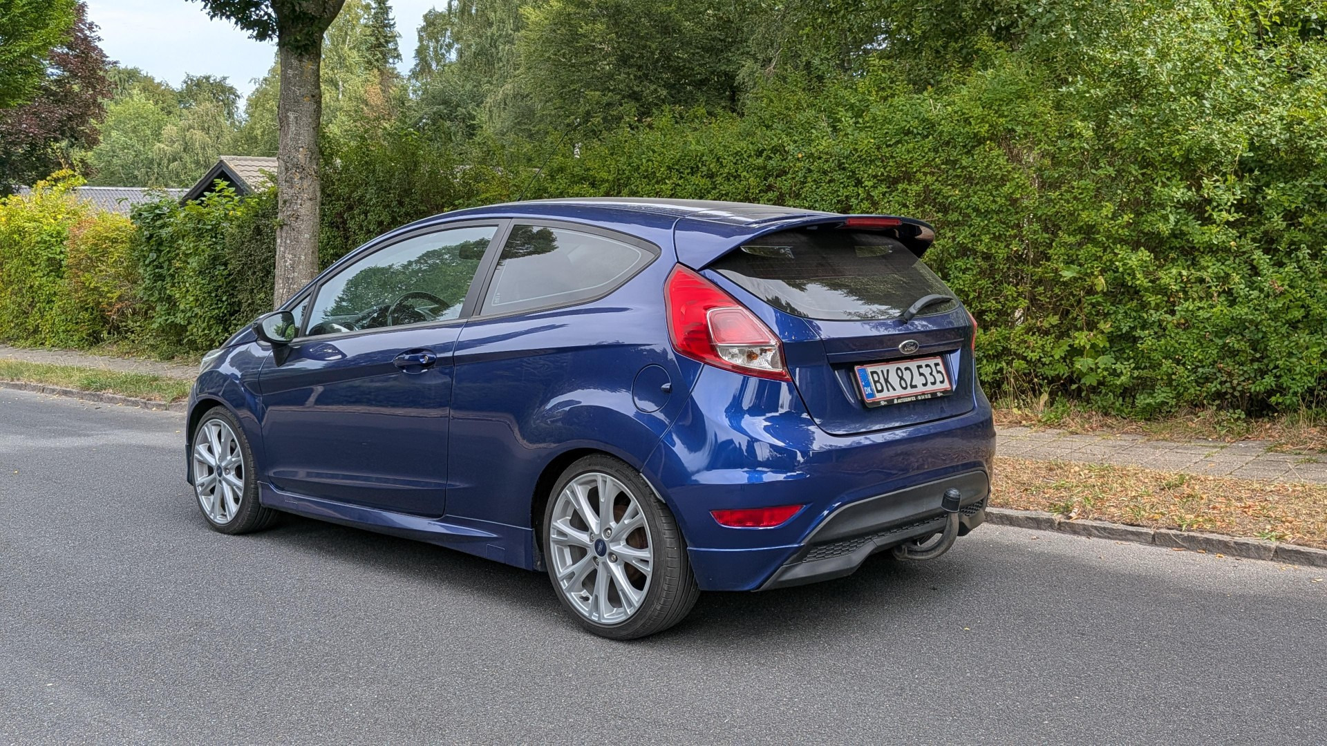 Blå Ford Fiesta fra 2014