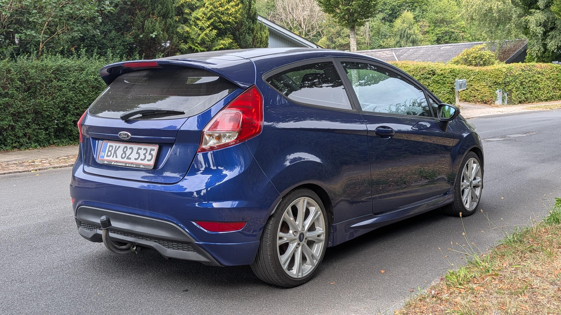 Blå Ford Fiesta fra 2014