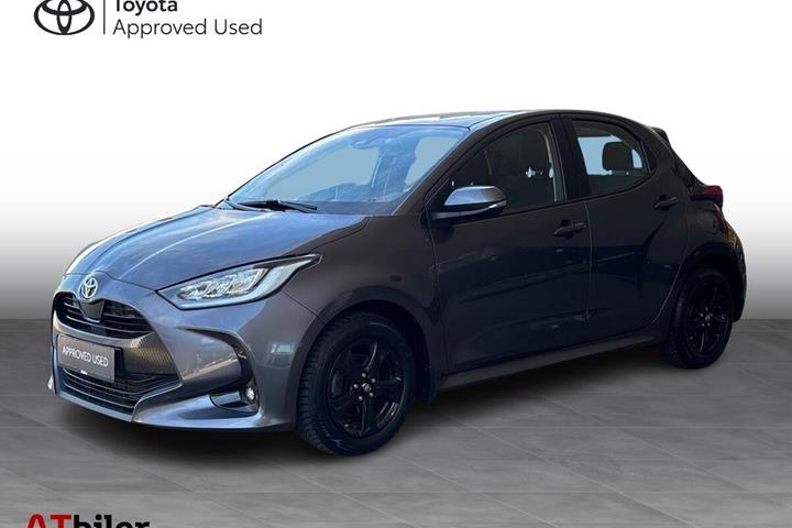 Grå Toyota Yaris fra 2022