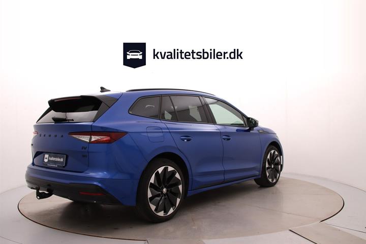 Blå Skoda Enyaq fra 2023