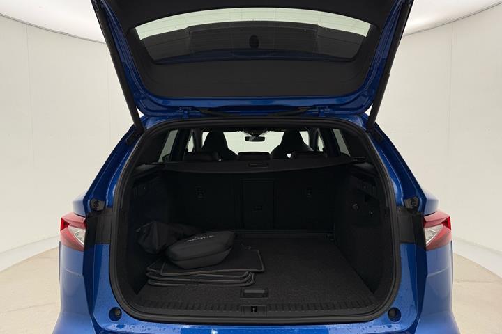Blå Skoda Enyaq fra 2023