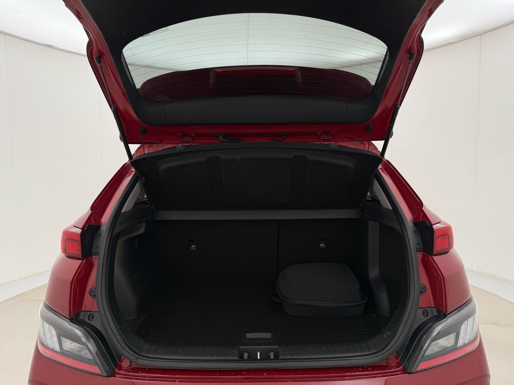 Rød Hyundai Kona fra 2023