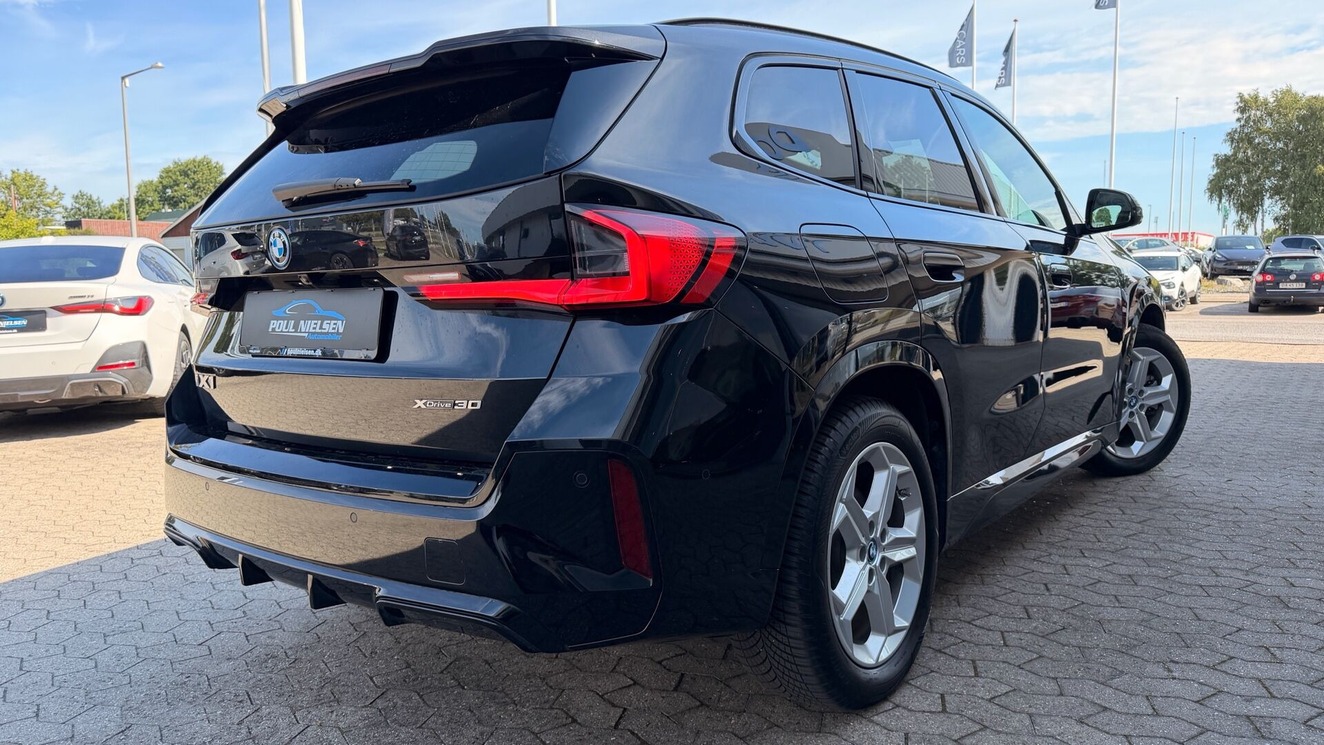 Sort BMW iX1 fra 2024