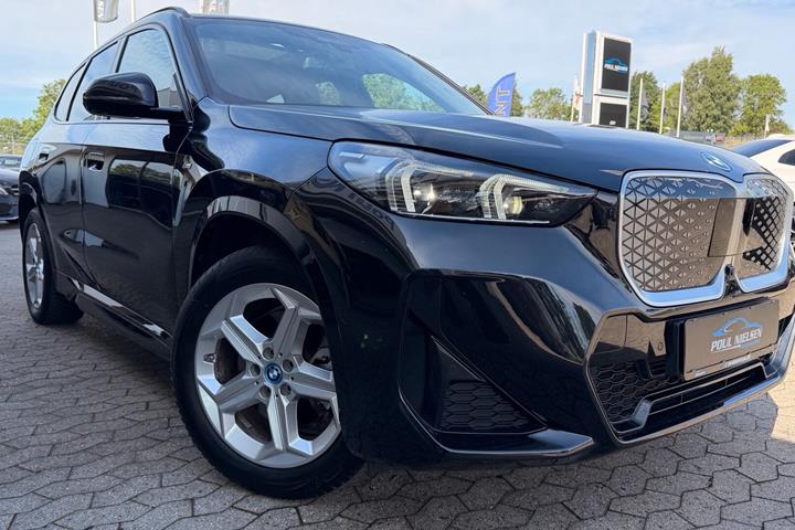 Sort BMW iX1 fra 2024