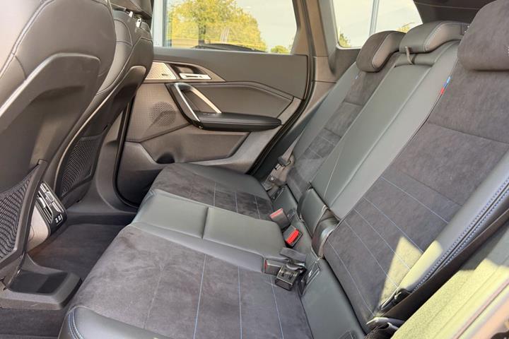 Sort BMW iX1 fra 2024