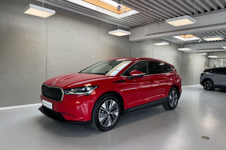Rød Skoda Enyaq fra 2023