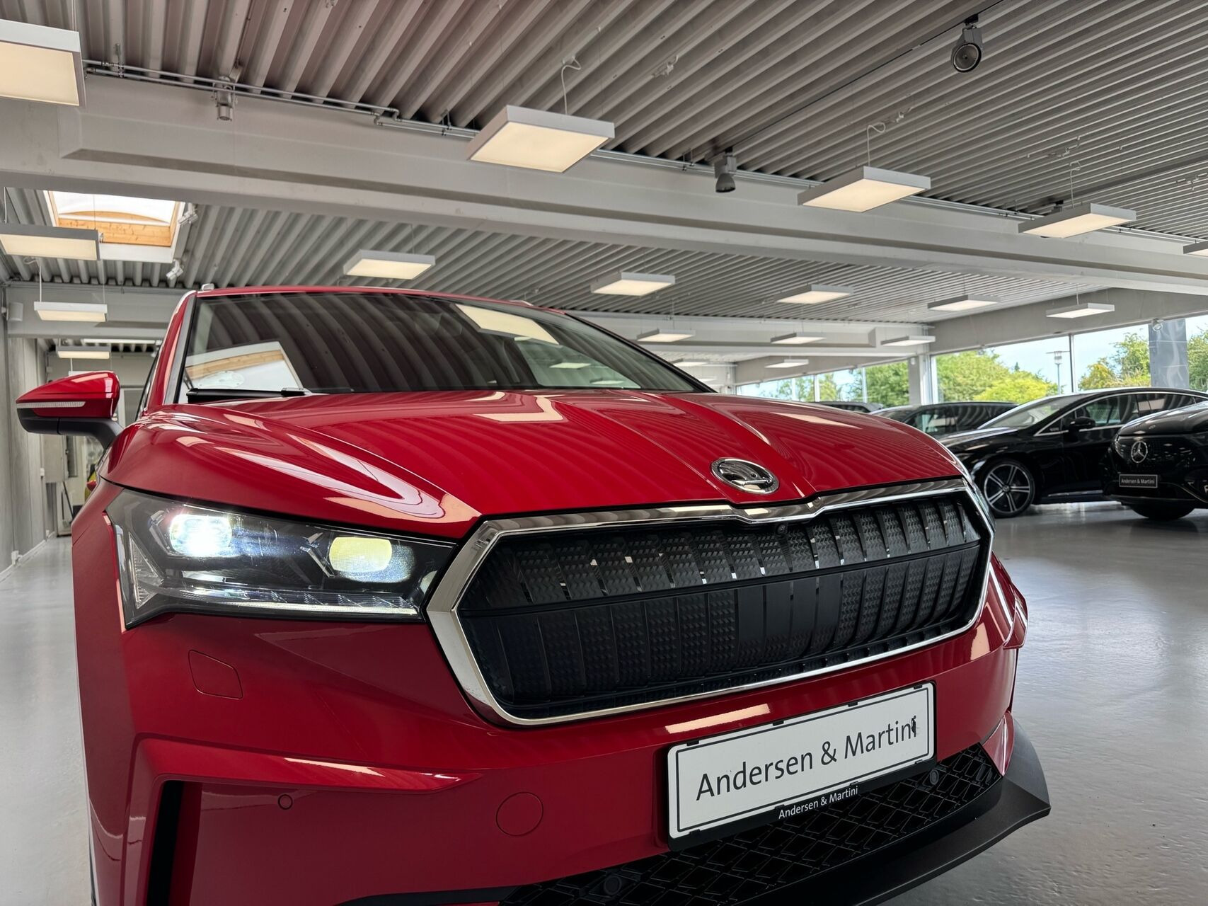 Rød Skoda Enyaq fra 2023