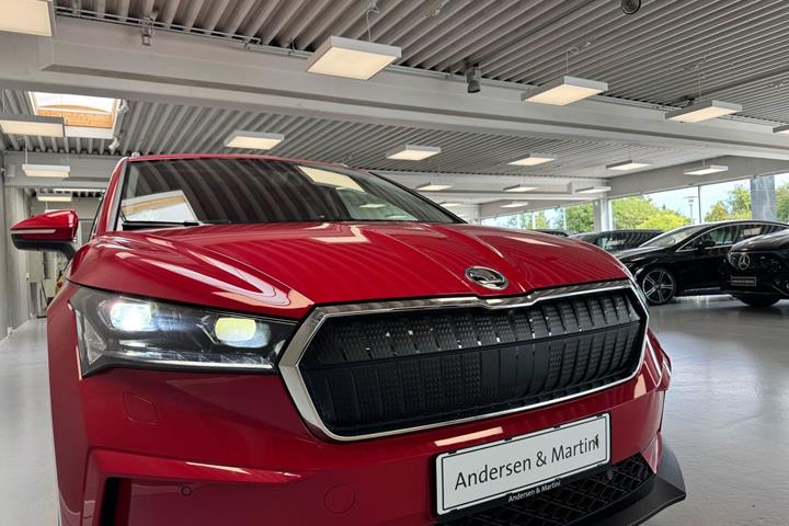 Rød Skoda Enyaq fra 2023