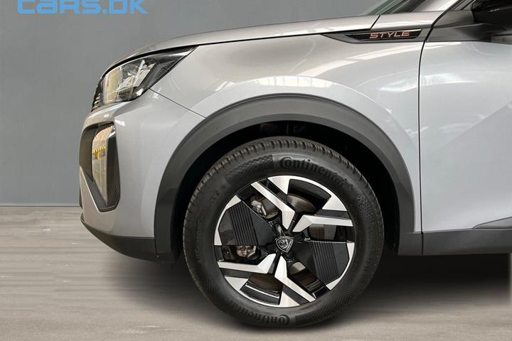 Grå Peugeot e-2008 fra 2025