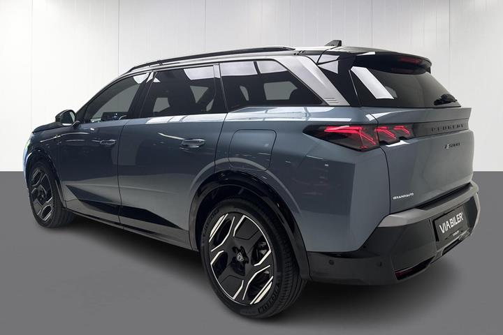 Blå Peugeot e-5008 fra 2025