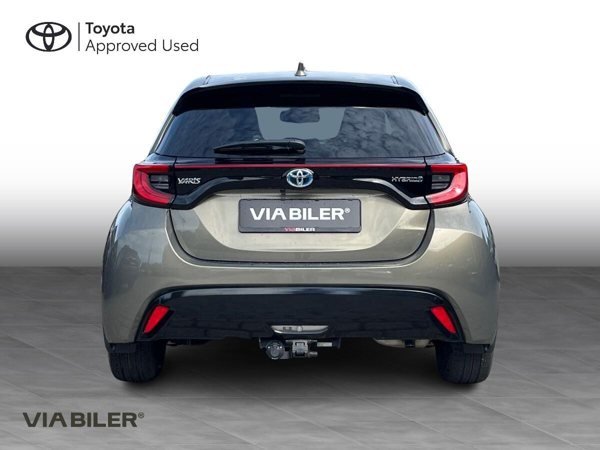 Bronze Toyota Yaris fra 2022