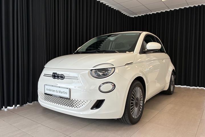Hvid Fiat 500e fra 2023