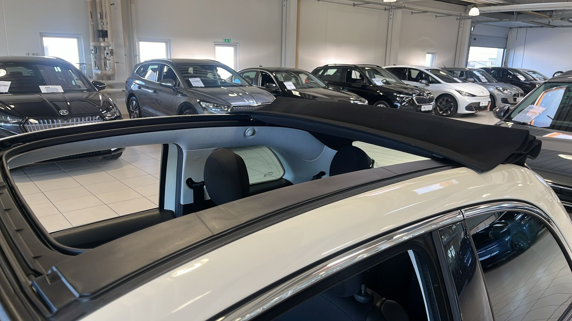 Hvid Fiat 500e fra 2023