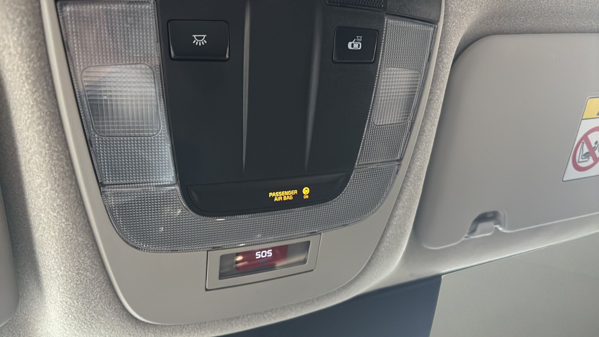 Grå Kia e-Niro fra 2023