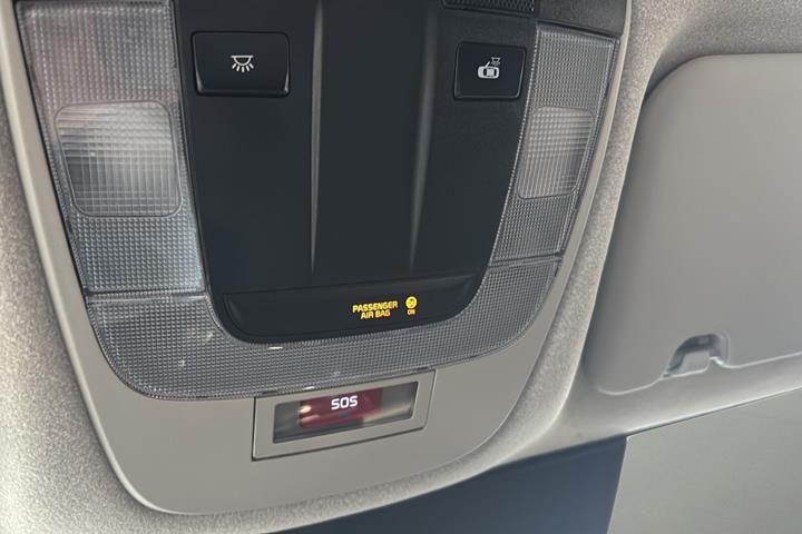 Grå Kia e-Niro fra 2023