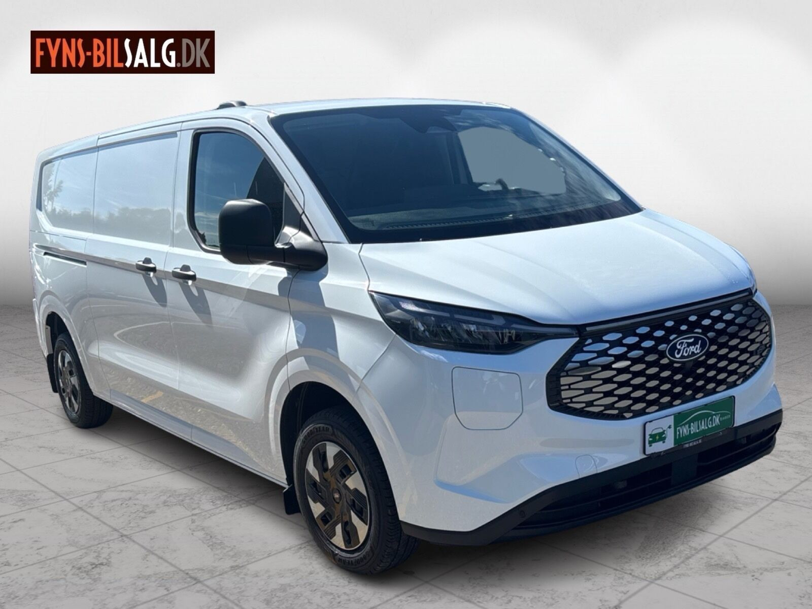 Hvid Ford E-Transit Custom fra 2025