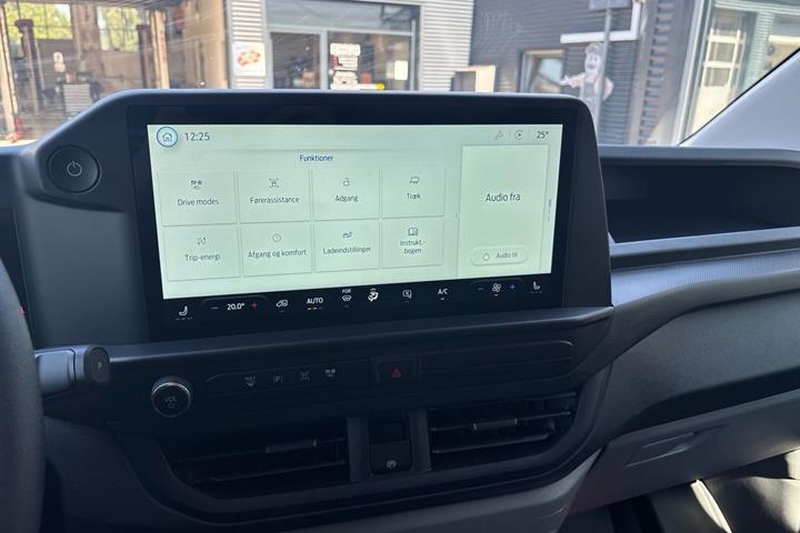 Hvid Ford E-Transit Custom fra 2025