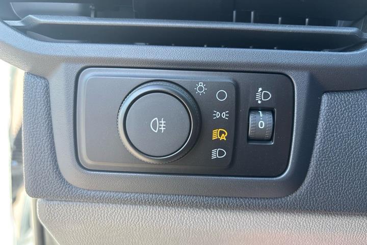 Hvid Ford E-Transit Custom fra 2025