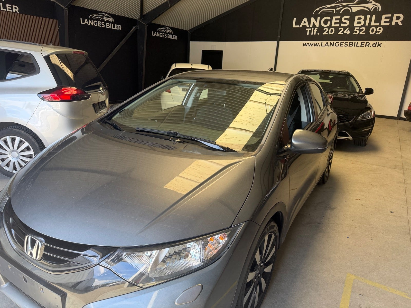 Grå Honda Civic fra 2014