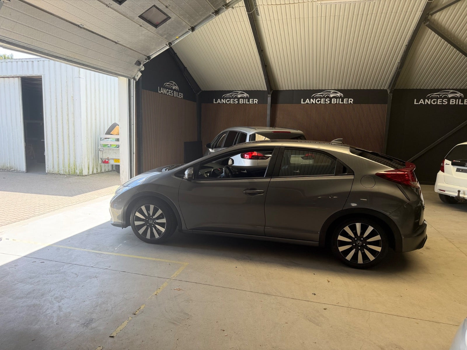 Grå Honda Civic fra 2014
