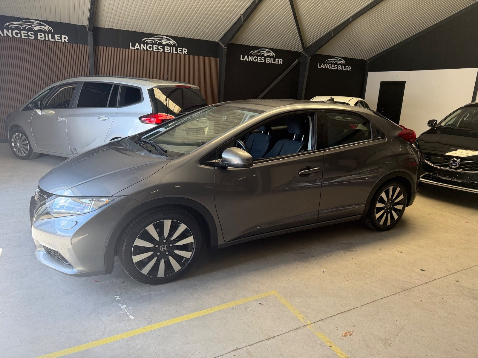 Grå Honda Civic fra 2014