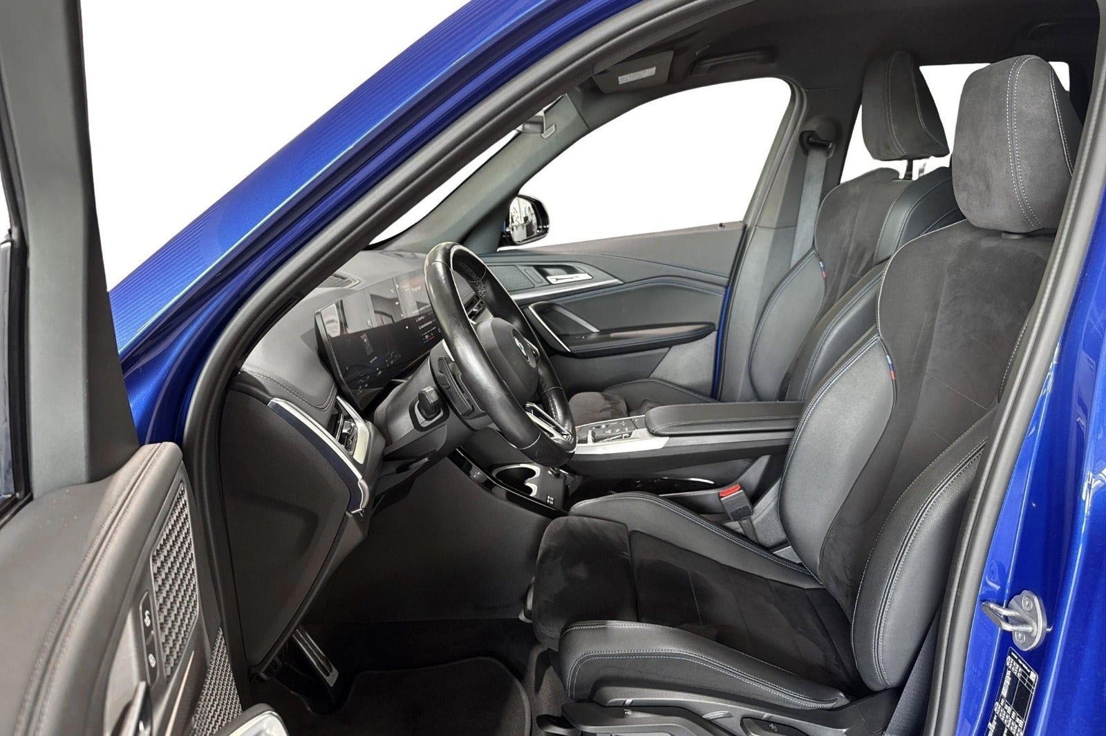 Blå BMW X1 fra 2023