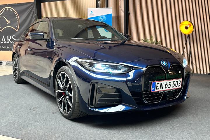 Blå BMW i4 fra 2023