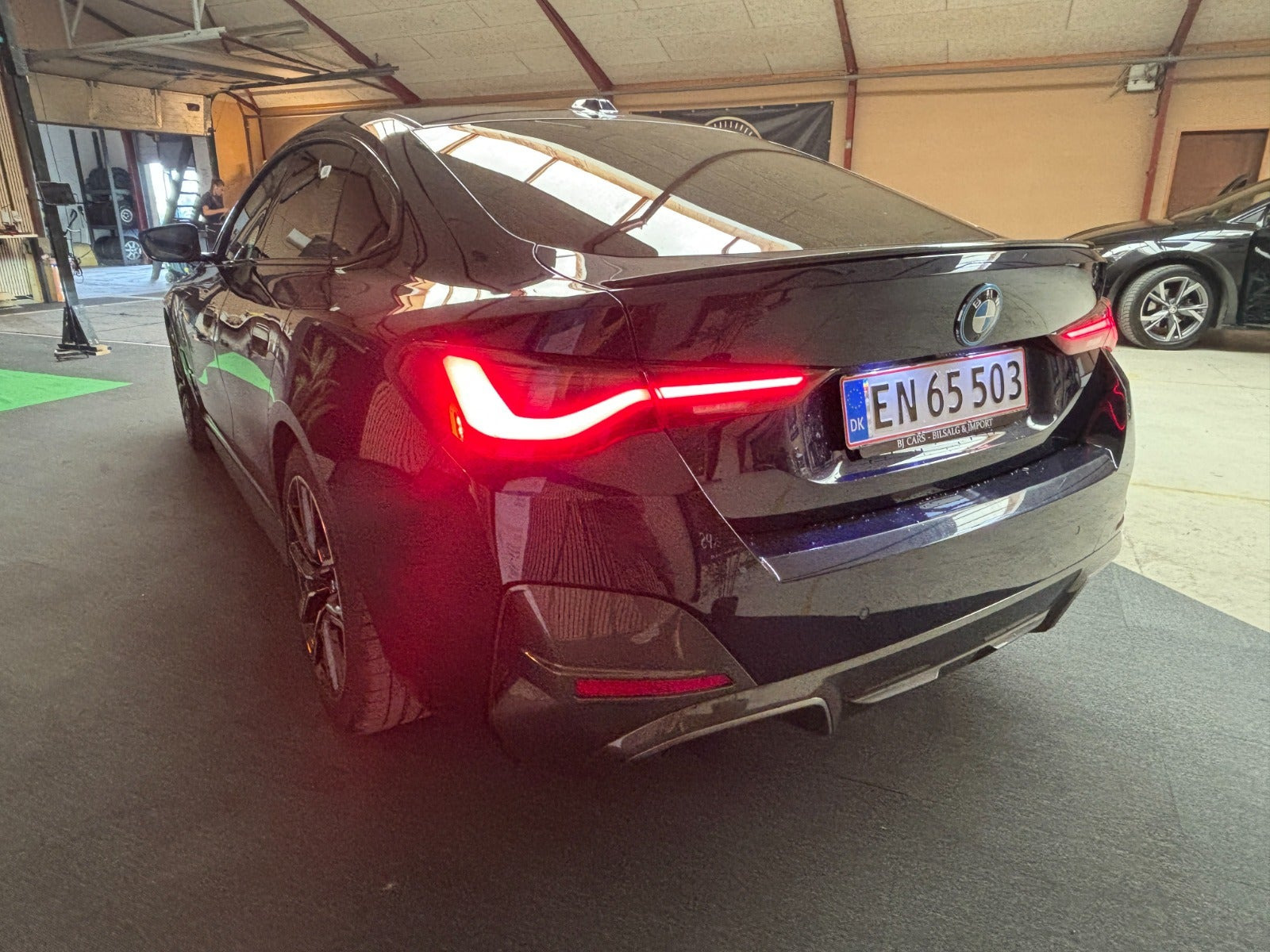 Blå BMW i4 fra 2023