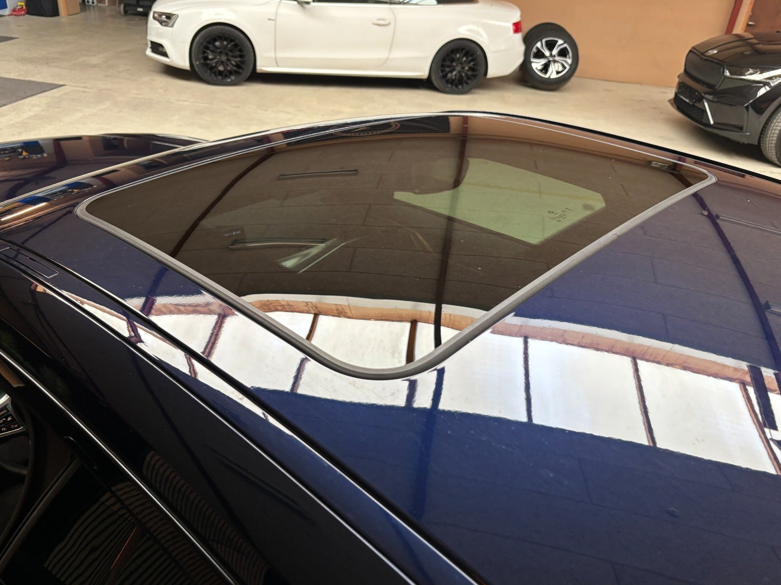 Blå BMW i4 fra 2023