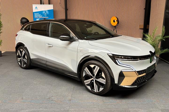 Grå Renault Megane E-Tech fra 2024