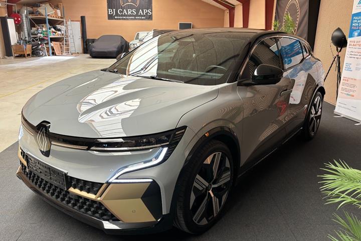Grå Renault Megane E-Tech fra 2024