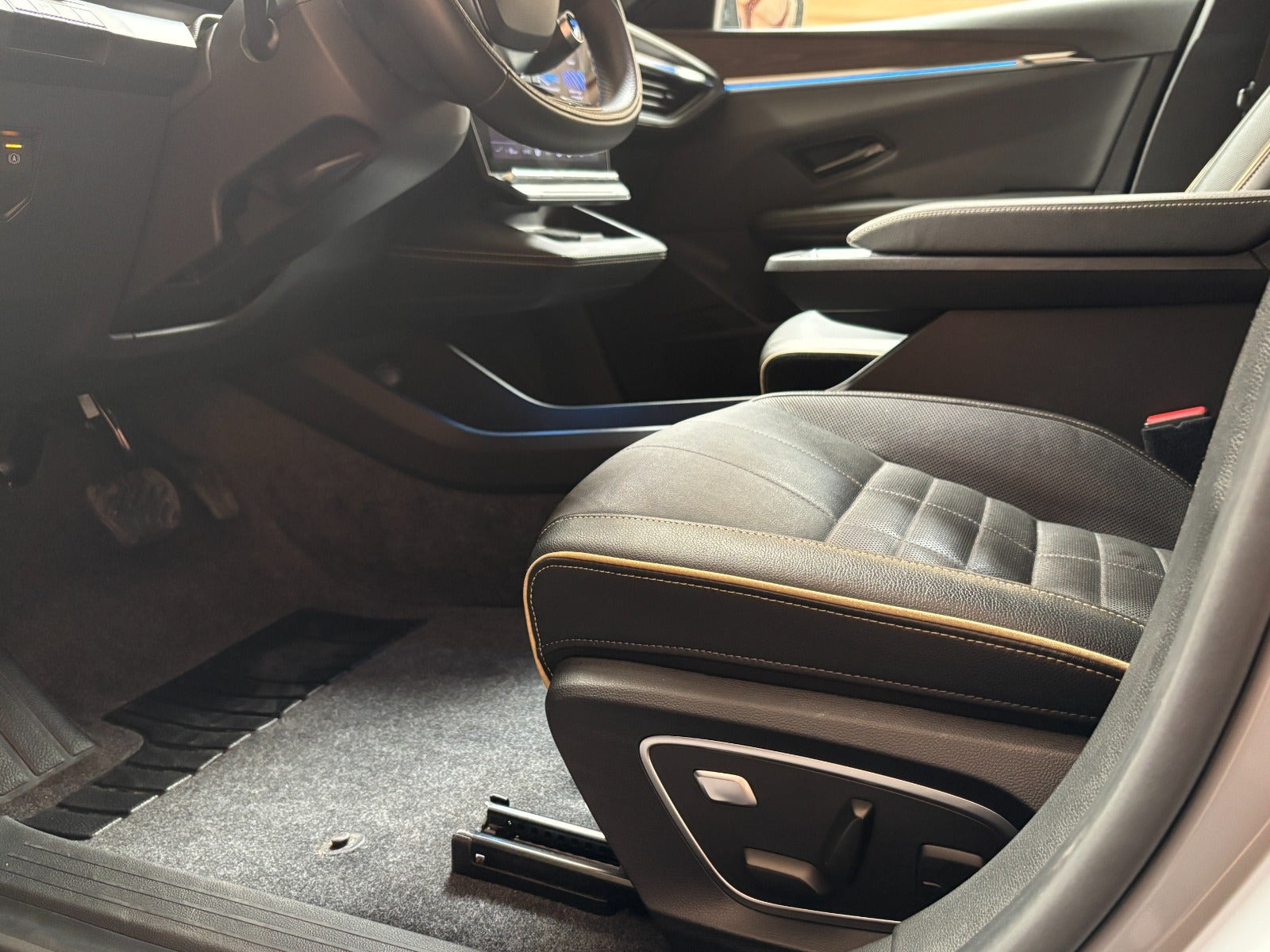 Grå Renault Megane E-Tech fra 2024