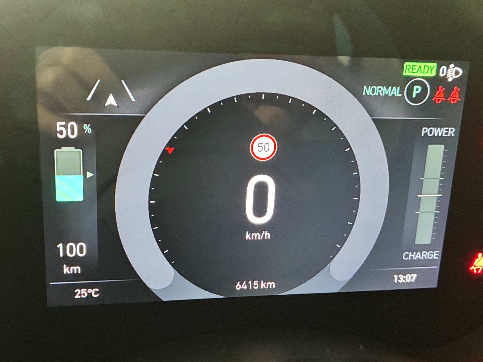 Grå Fiat 500e fra 2023