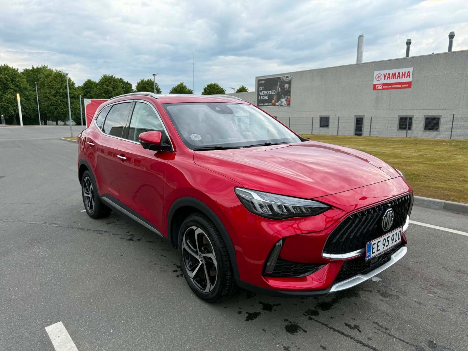 Rød MG EHS fra 2023