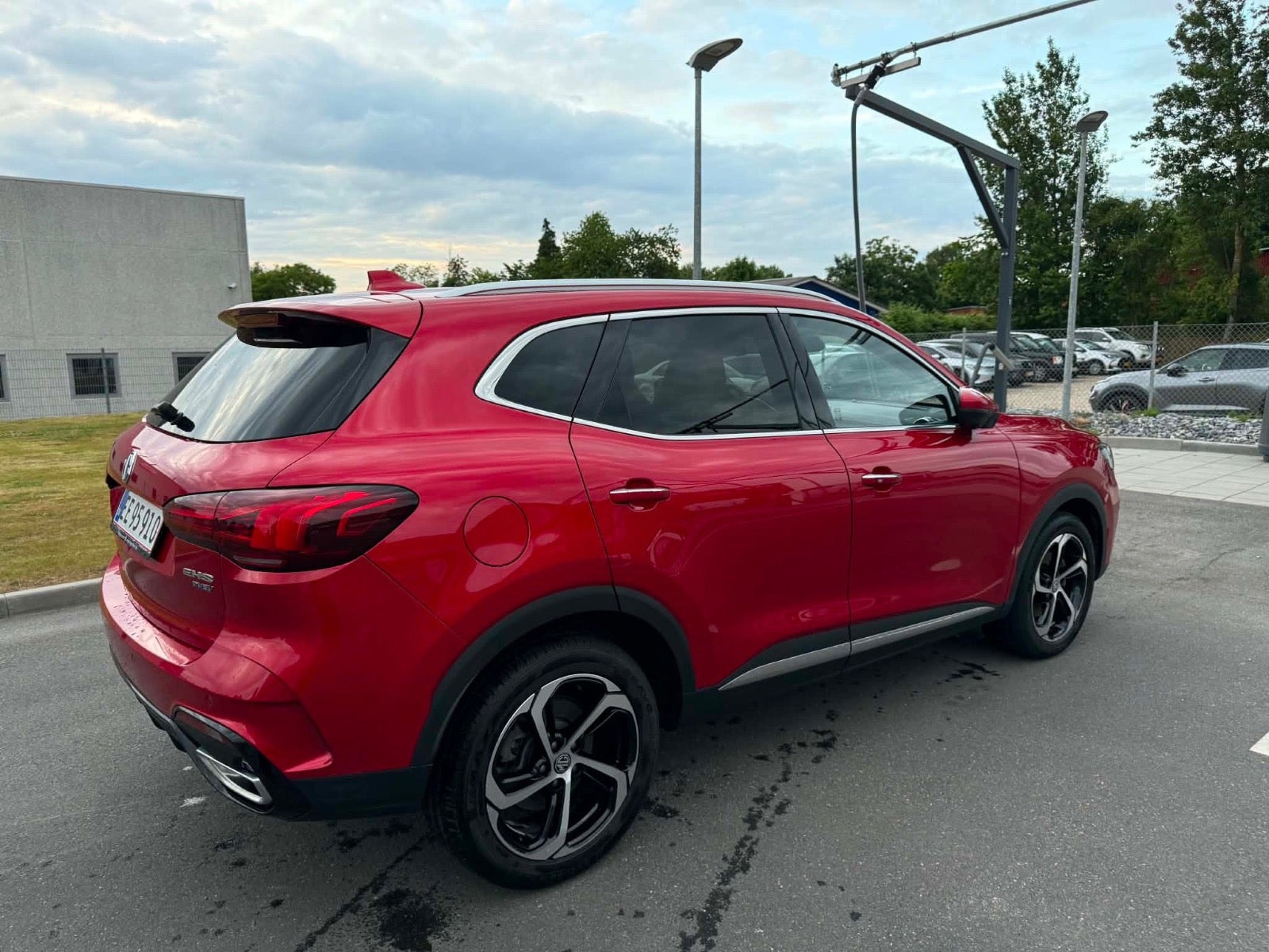 Rød MG EHS fra 2023