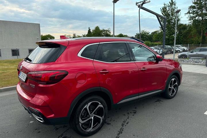Rød MG EHS fra 2023