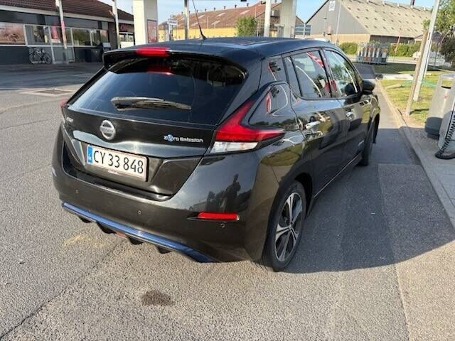 Sort Nissan Leaf fra 2018