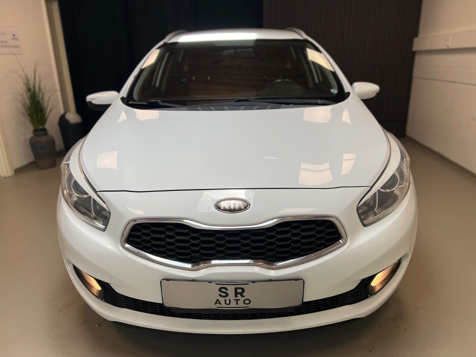 Hvid Kia Ceed fra 2013