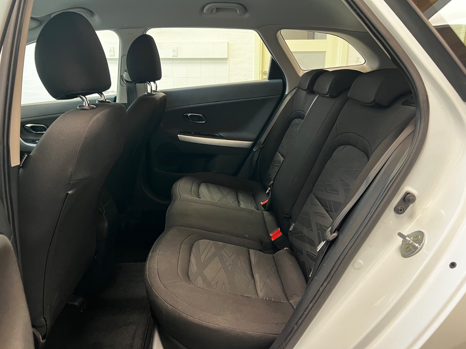 Hvid Kia Ceed fra 2013