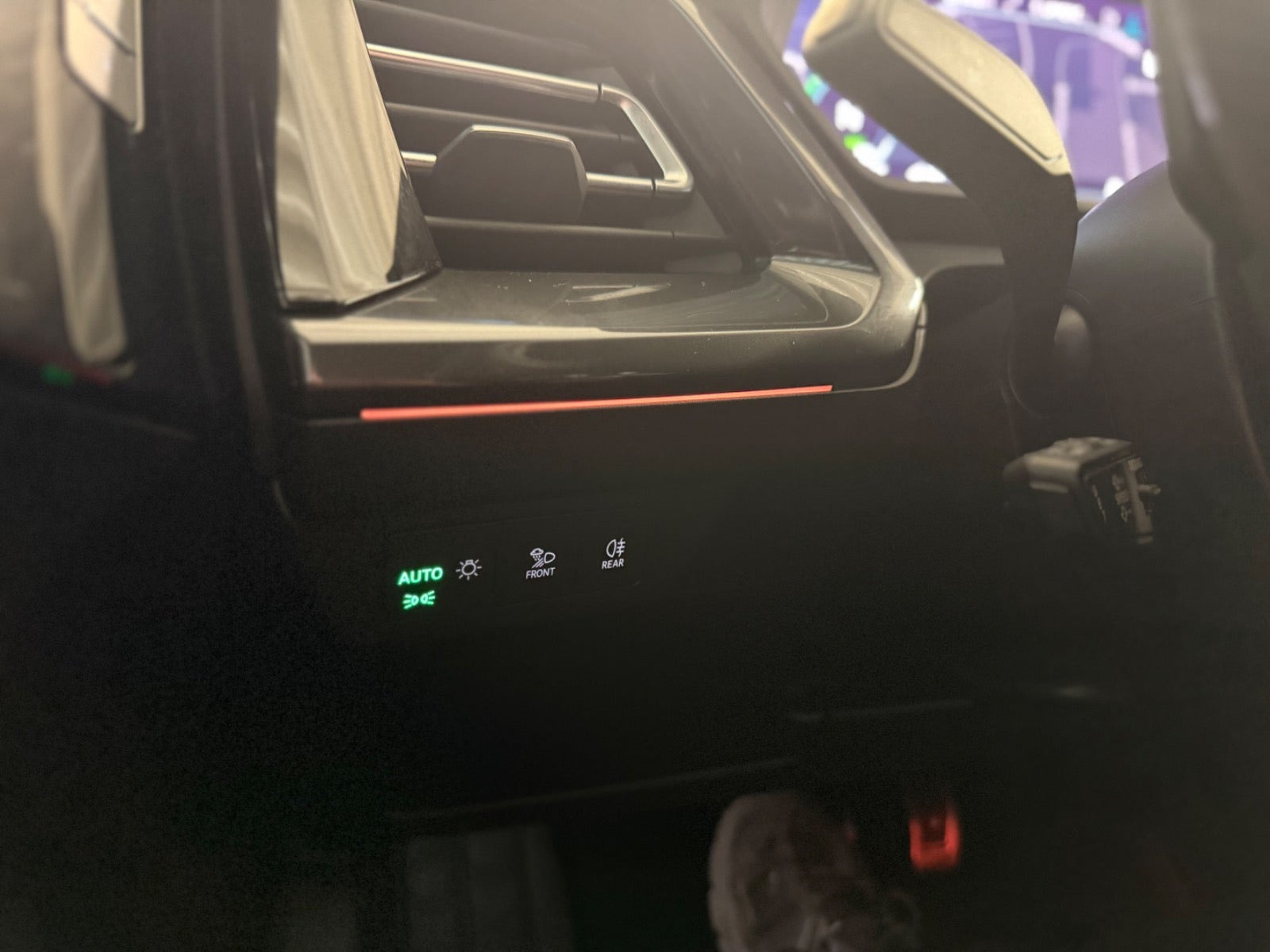 Grå Audi Q4 e-tron fra 2022