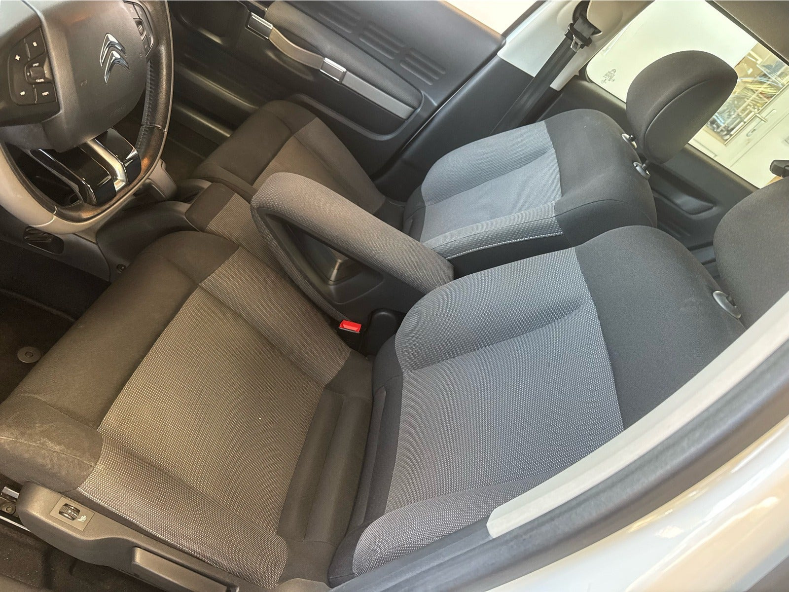 Hvid Citroën C4 Cactus fra 2014
