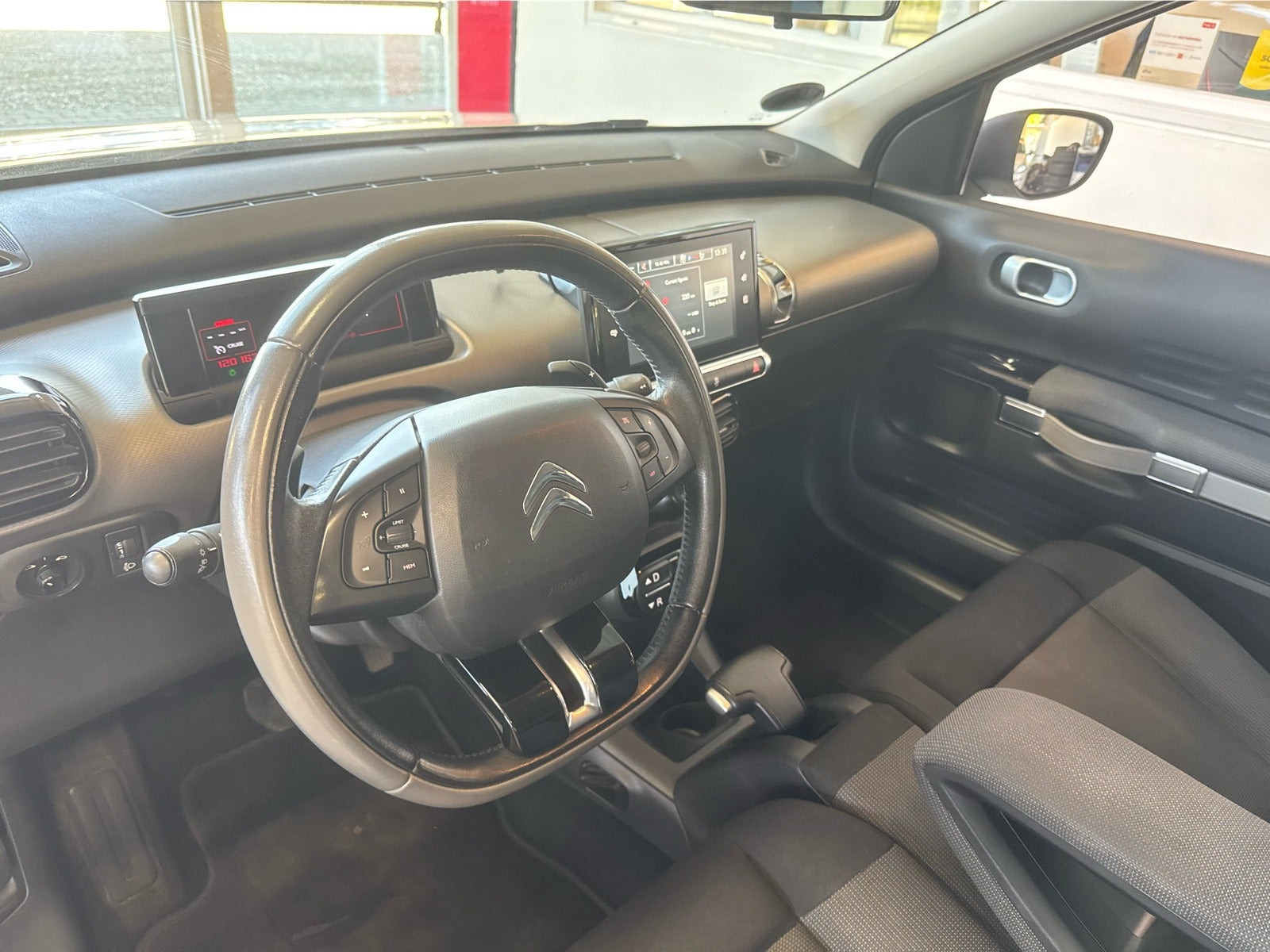 Hvid Citroën C4 Cactus fra 2014