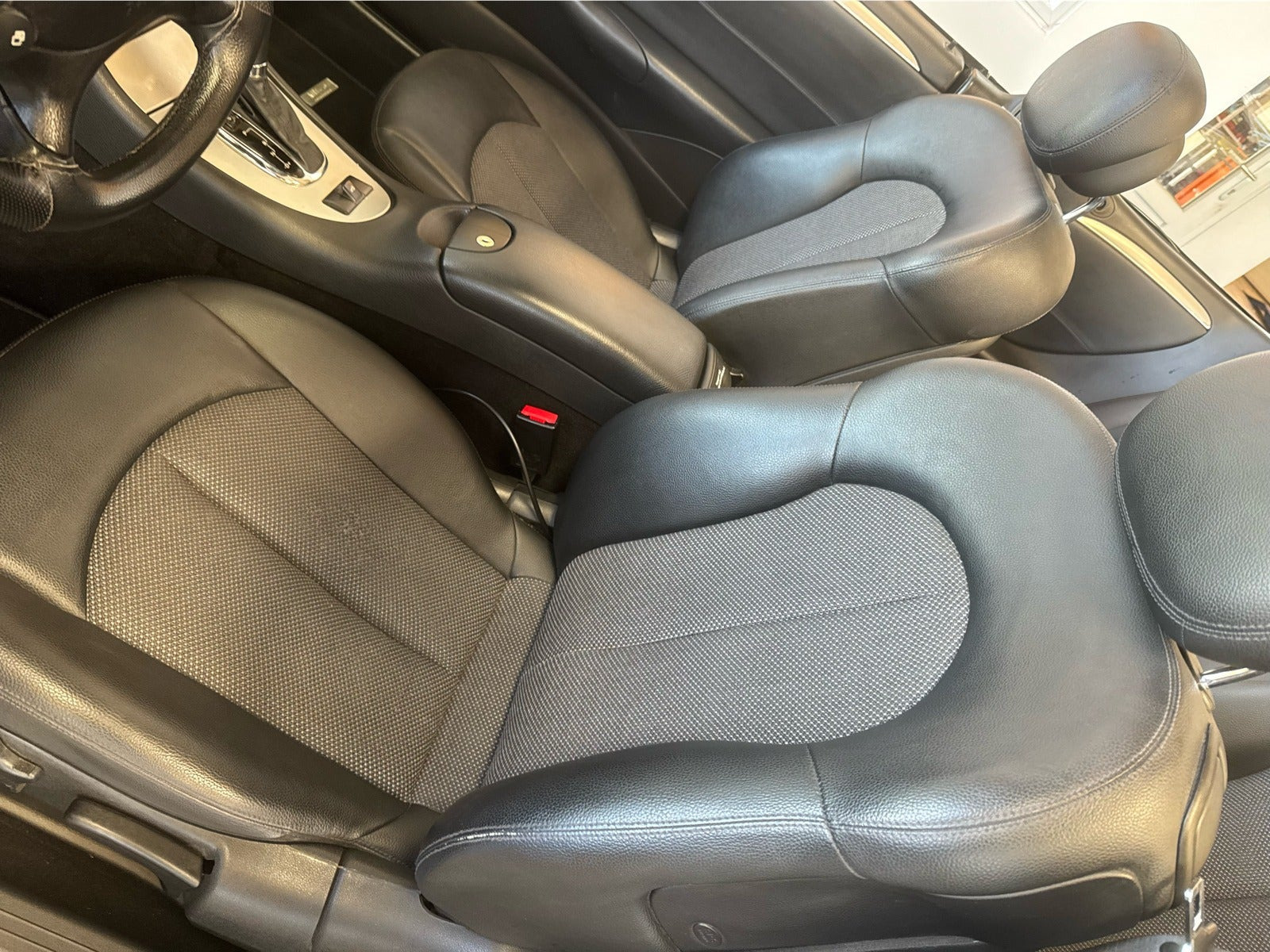 Sølv Mercedes CLK280 fra 2007