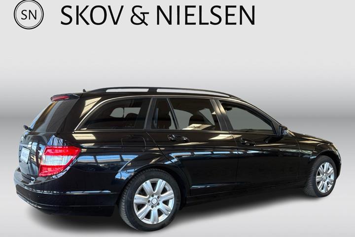 Sort Mercedes C220 fra 2011