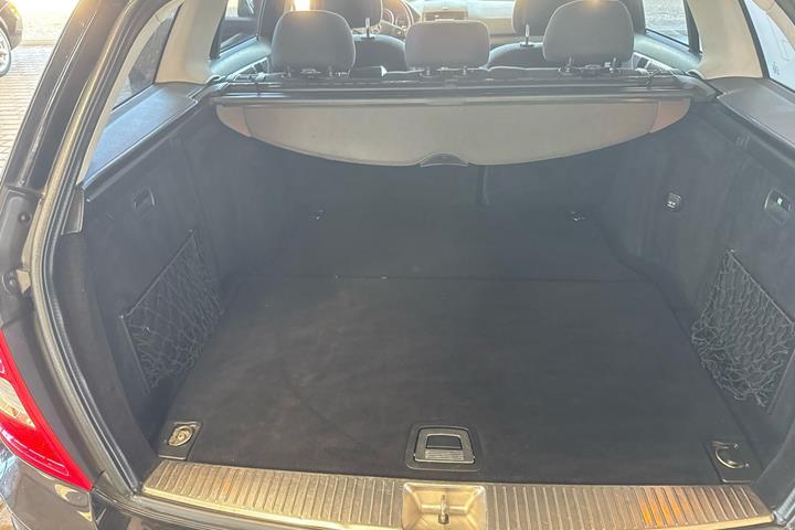 Sort Mercedes C220 fra 2011