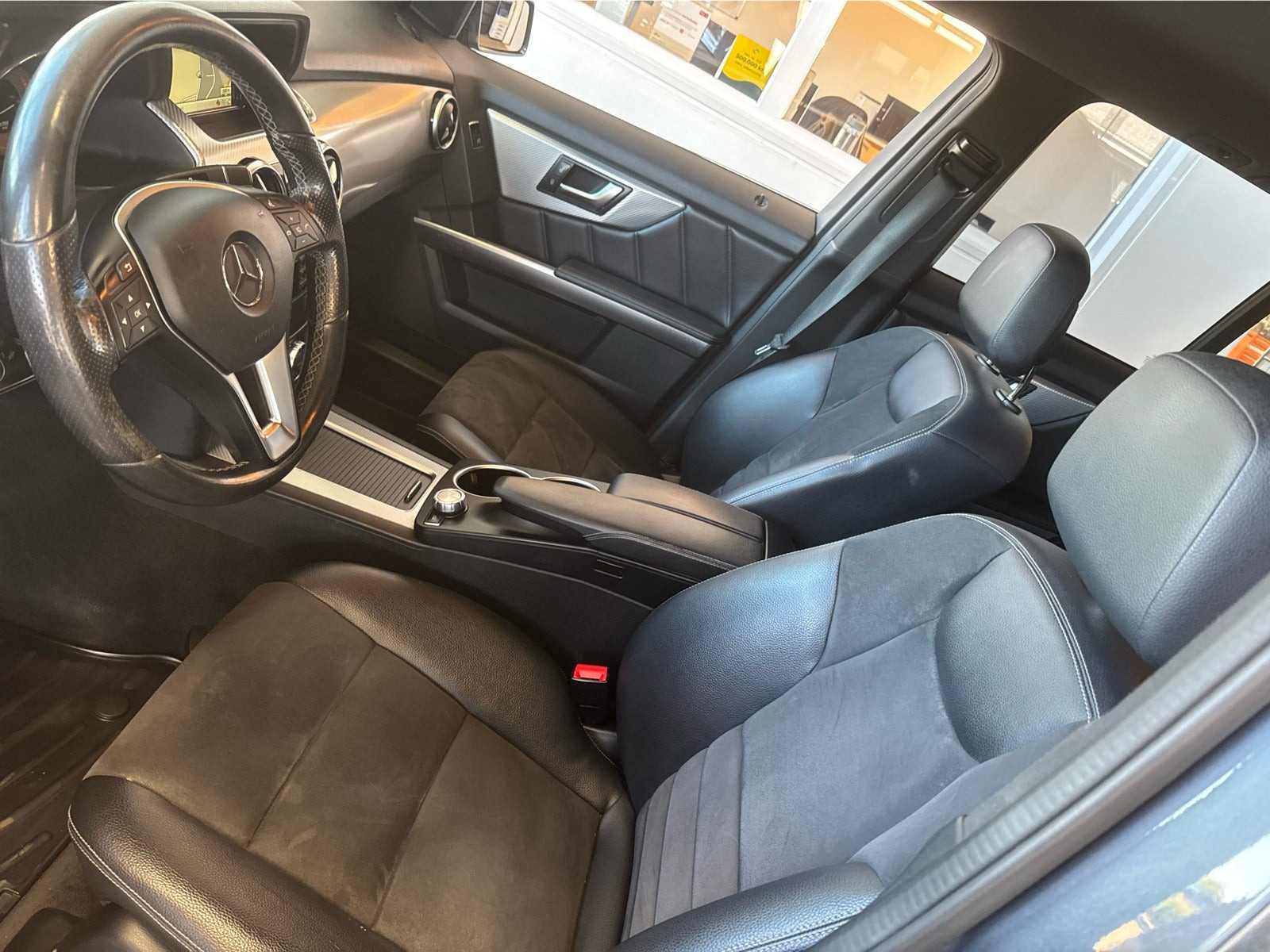 Grå Mercedes GLK350 fra 2015