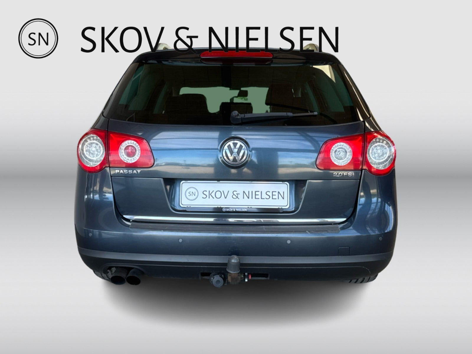 Grå VW Passat fra 2007
